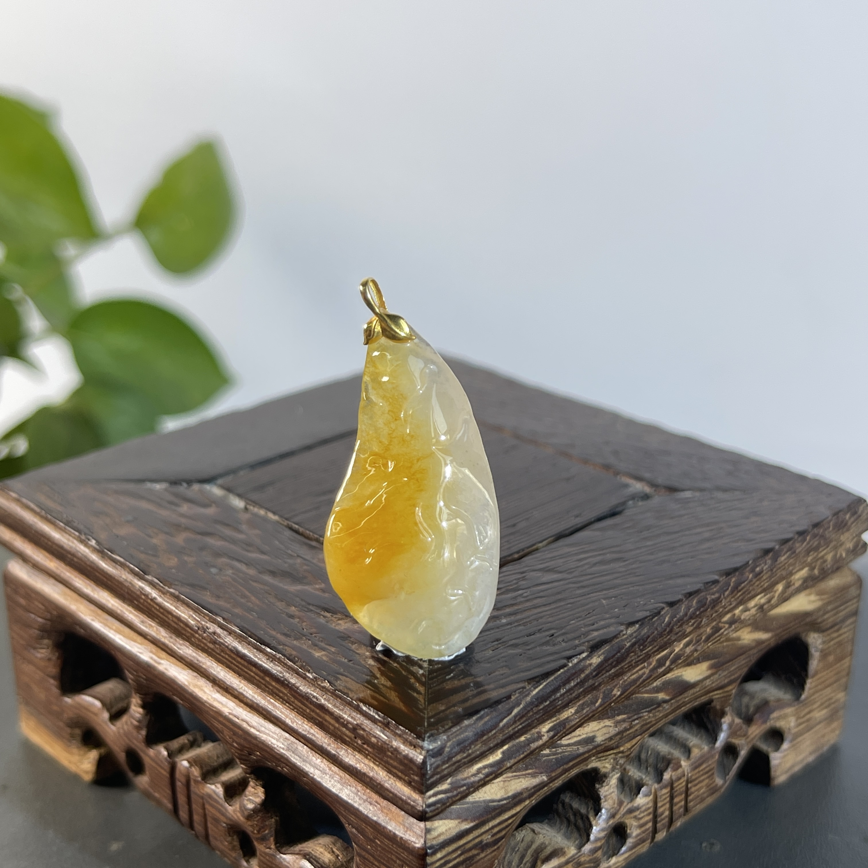 JGB21-93   18K扣头精品天然翡翠A货原石吊坠