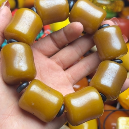 琥珀手串未镶嵌蜜蜡