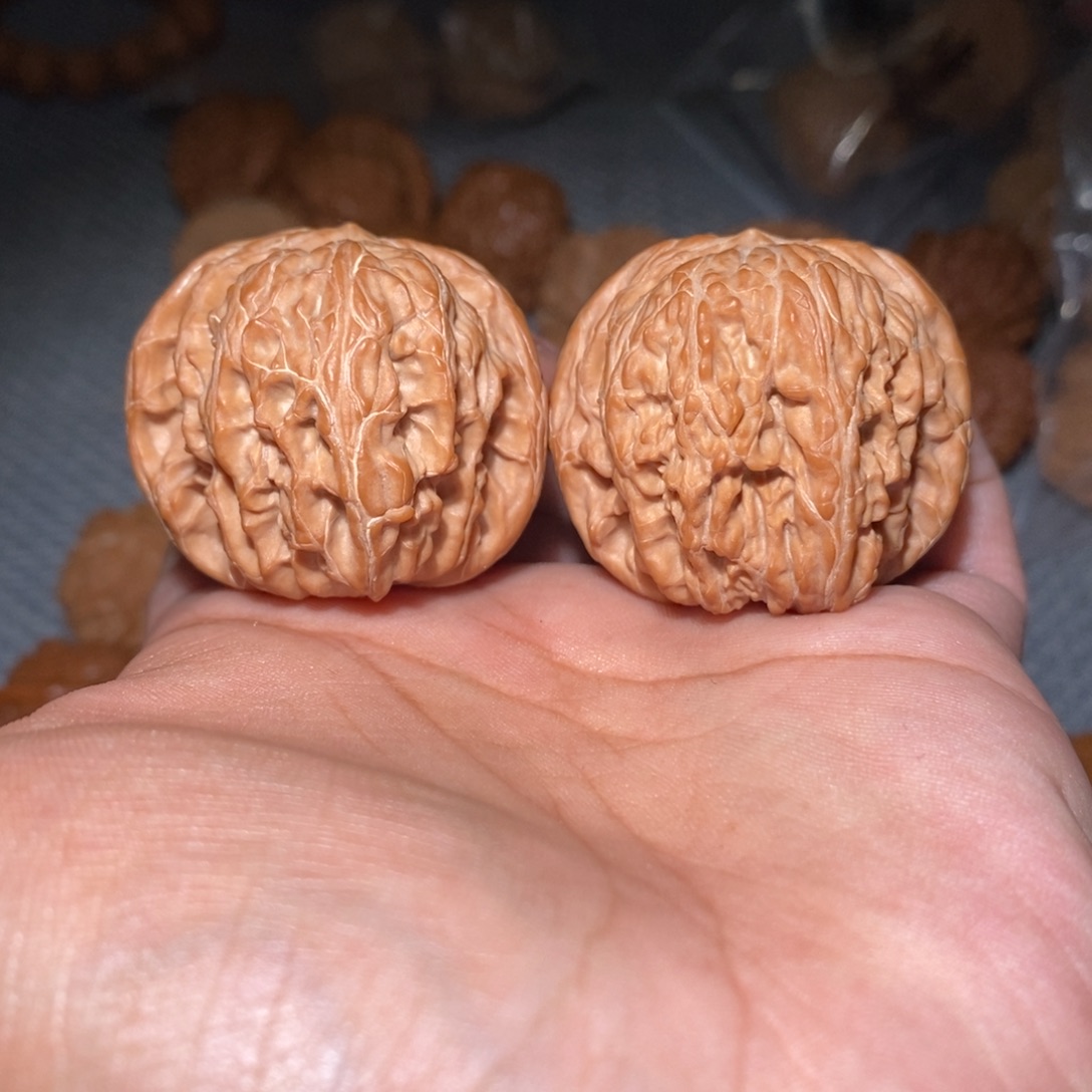 桃核吊坠40尺正山尖磨 42克