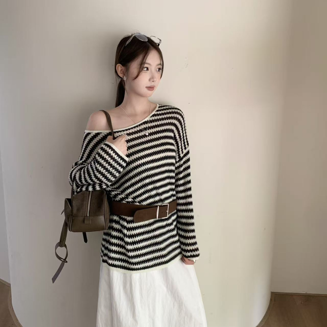 alike@991005 韩系时尚波浪条纹斜肩针织衫（配腰带） 10-10