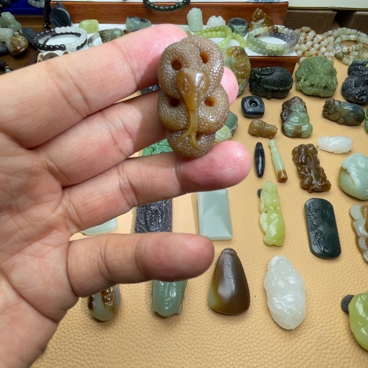 和田玉（糖玉）颈饰未镶嵌定制款
