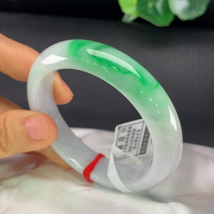 翡翠手镯未镶嵌正圈53