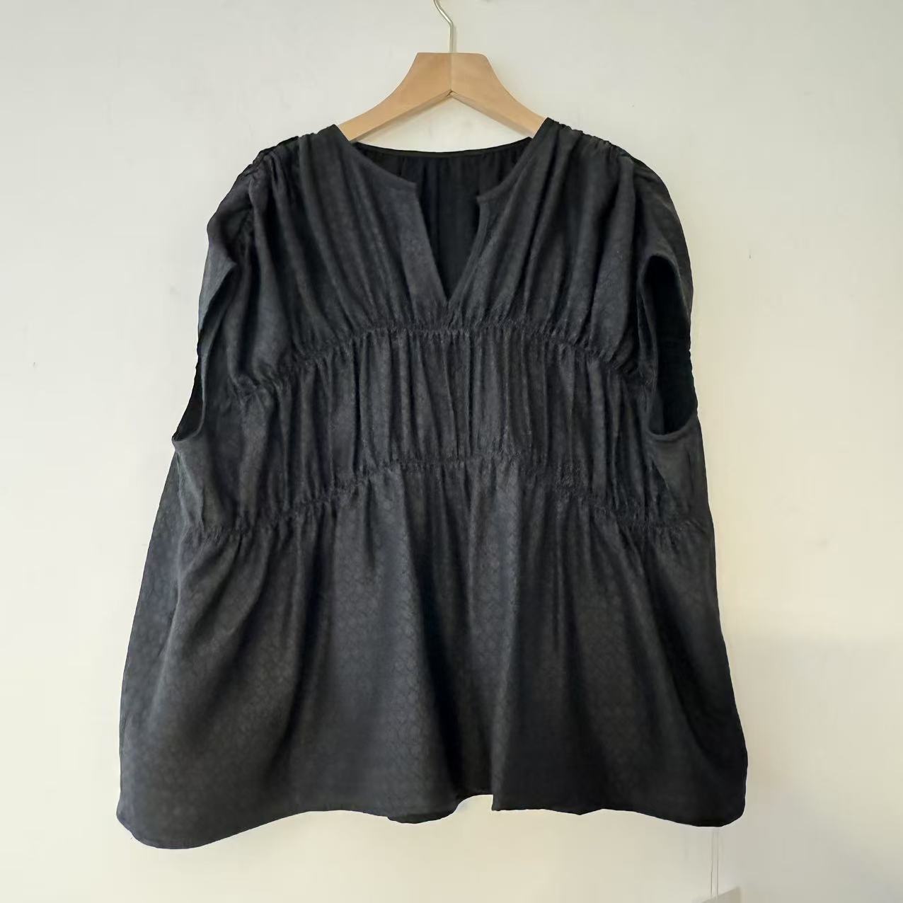 LY-0959 冠乐绉无袖上衣v领打揽