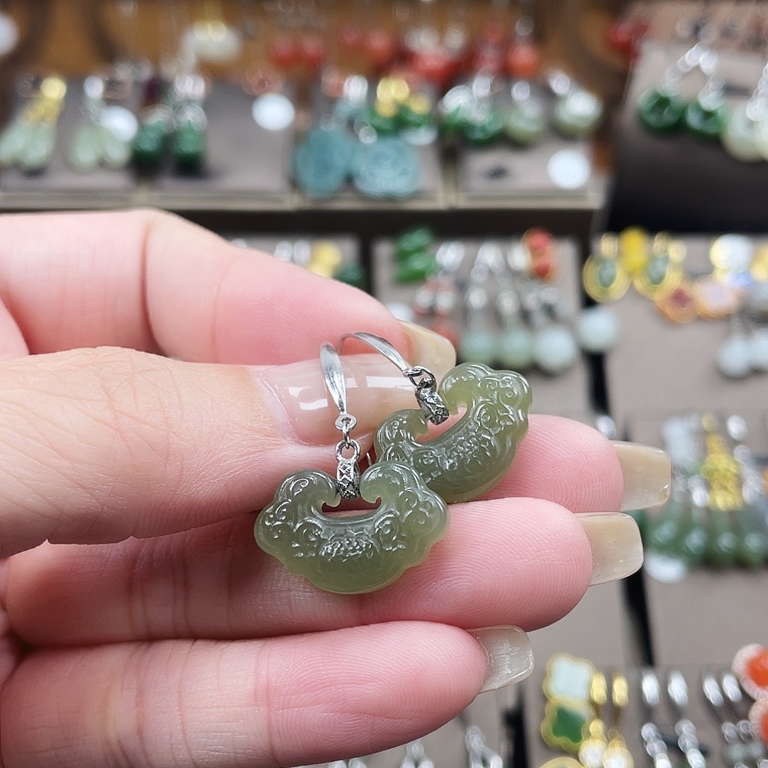 和田玉银S925镶嵌耳饰