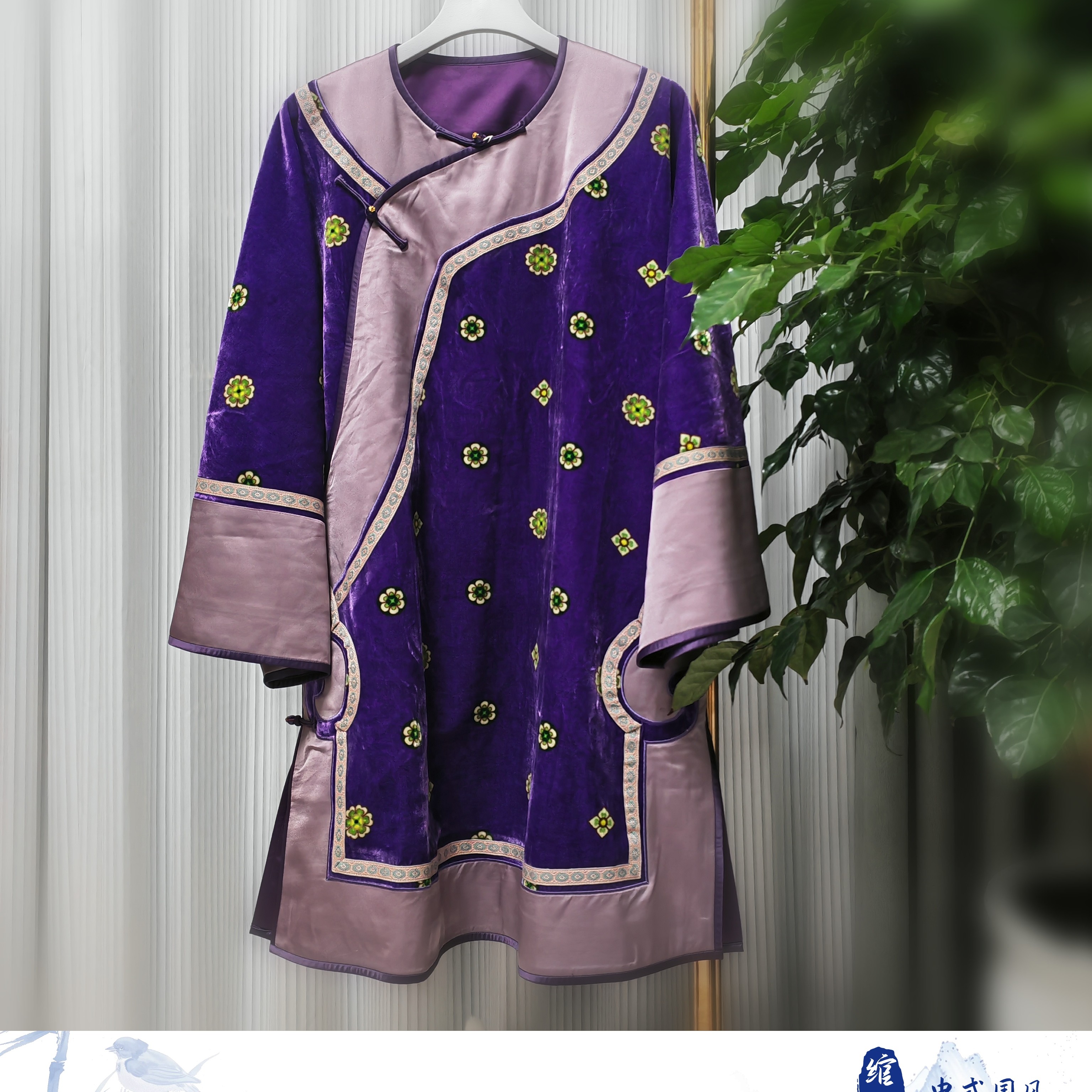 新中式圆领斜襟真丝丝绒上衣