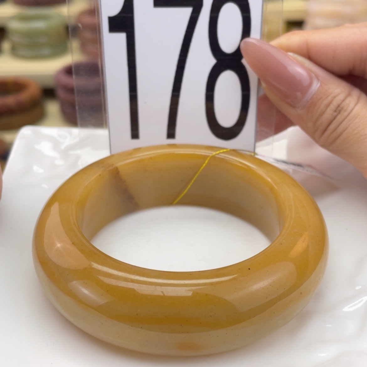 【闪购商品】石英质玉手镯未镶嵌