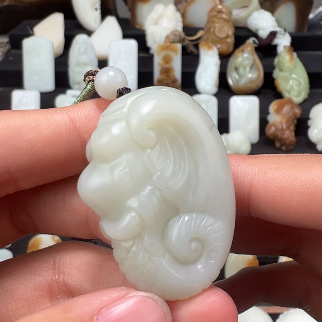 和田玉颈饰未镶嵌