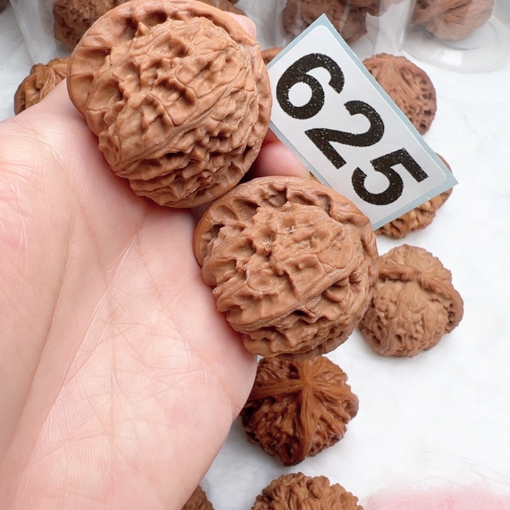 w***g吊坠文玩核桃文玩625