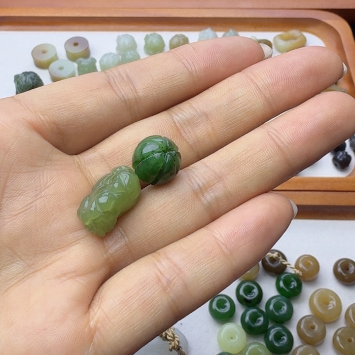 逸***趣和田玉未镶嵌挂件