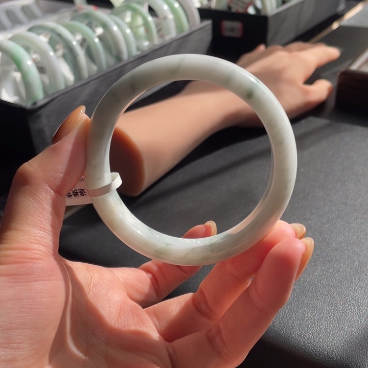 翡翠未镶嵌手镯12