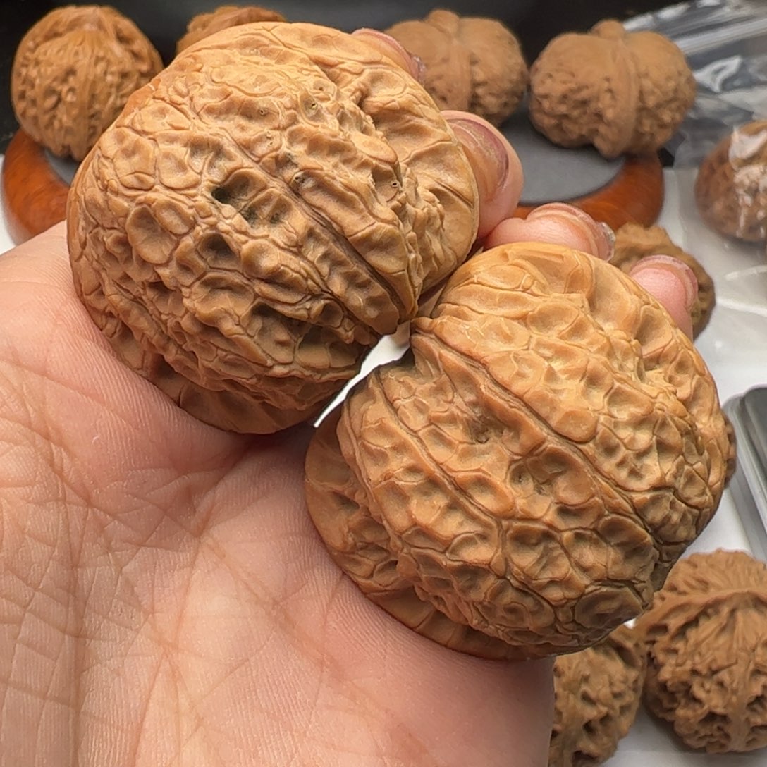 文玩核桃吊坠血麒麟39