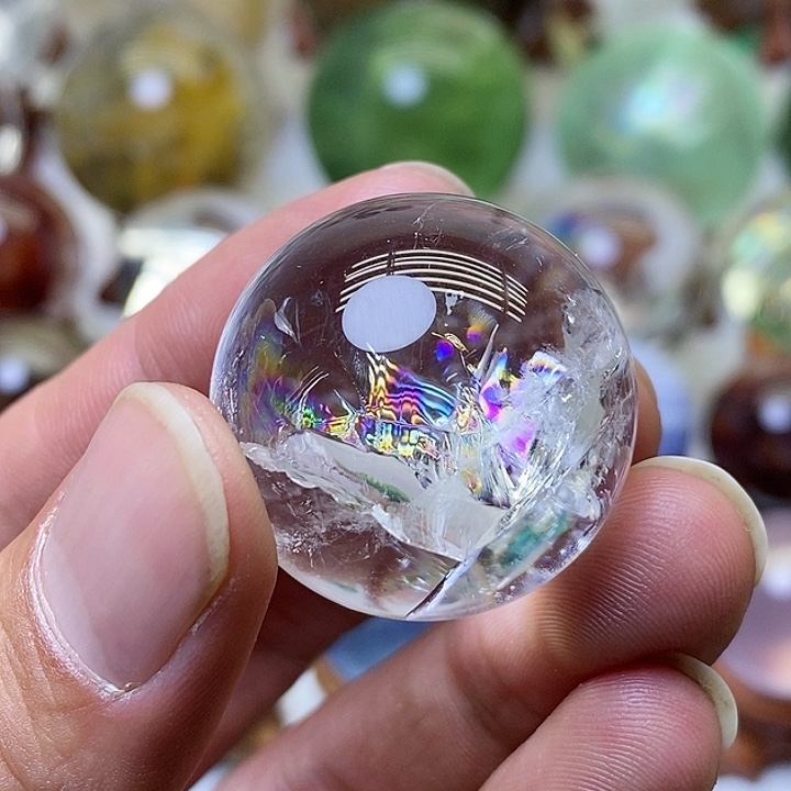 水晶彩虹白水晶球未镶嵌