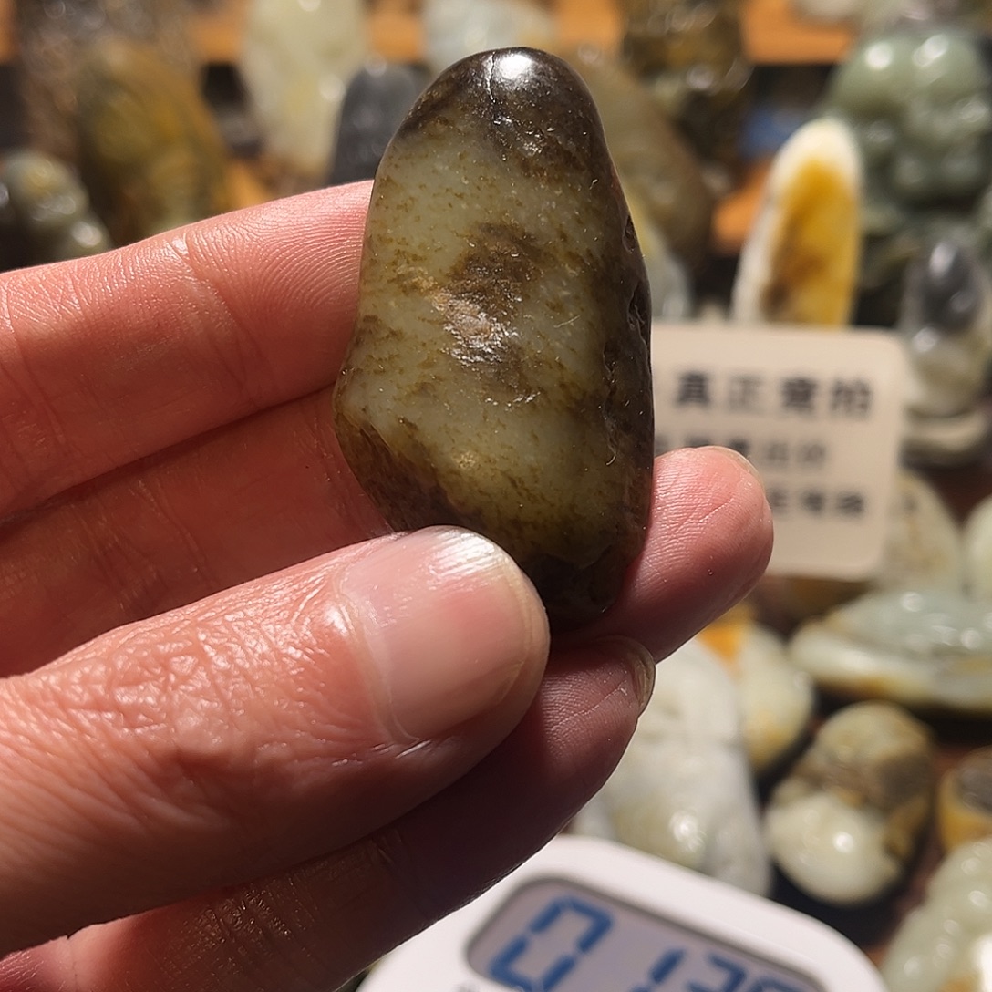 小***琪和田玉未镶嵌颈饰