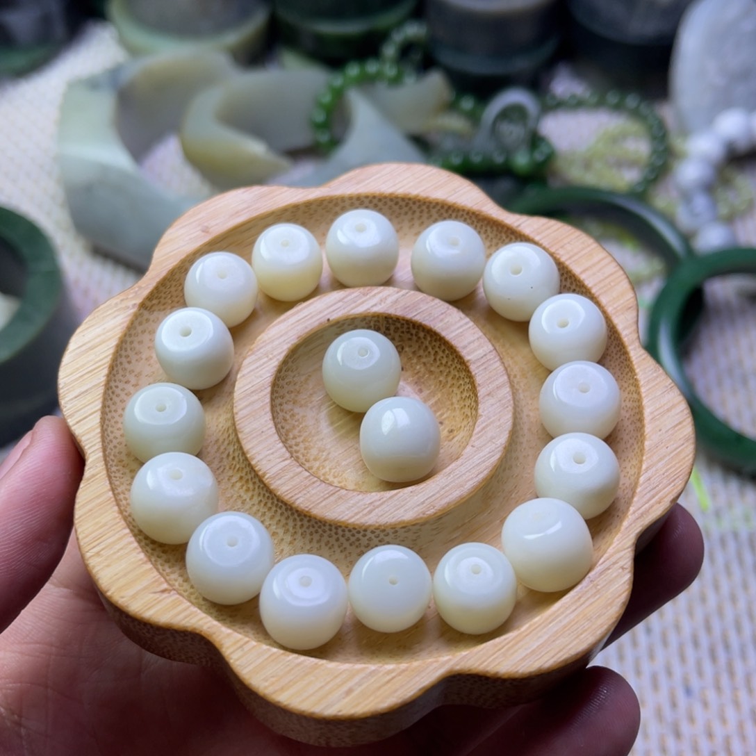 未镶嵌和田玉珠宝半成品龙**天