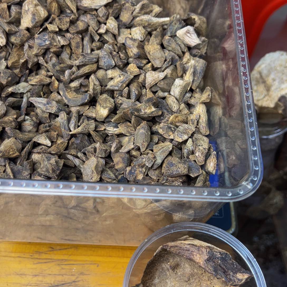 沉香沉香碎屑?**冰木屑碎料