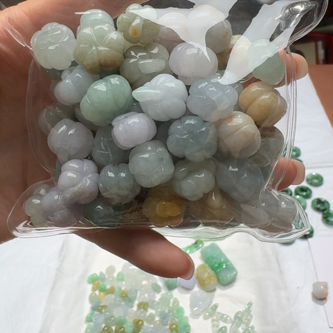 未镶嵌挂件翡翠福利1个，不包邮，拍一单邮费发货