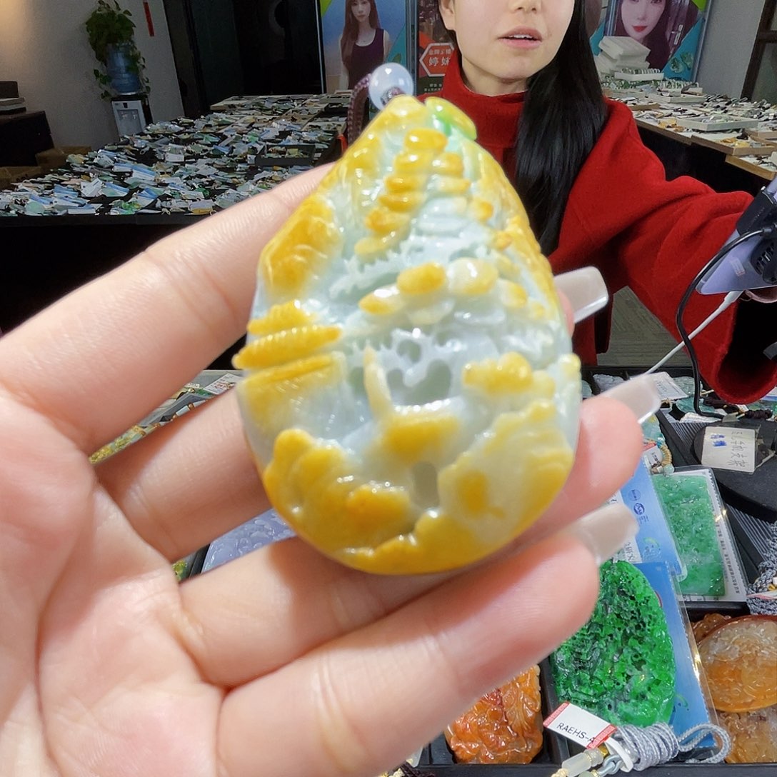 颈饰未镶嵌翡翠一