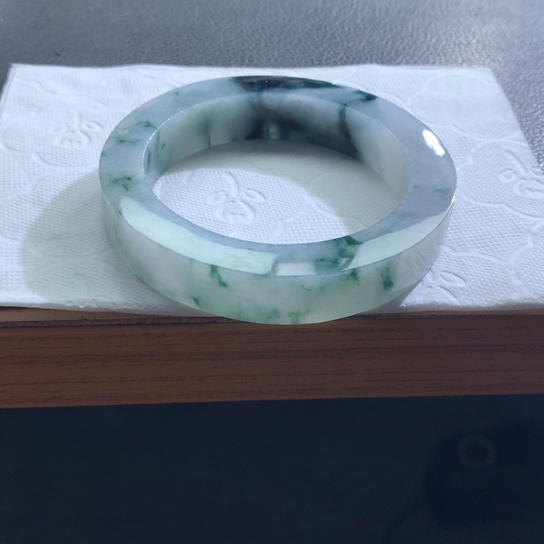 定制翡翠未镶嵌翡翠手镯