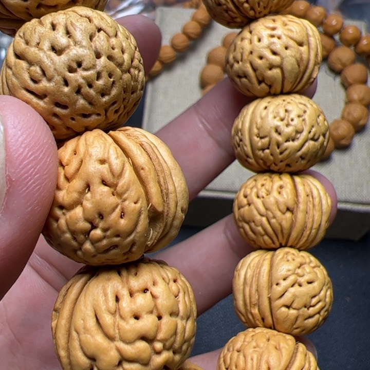 猴头核桃手串快快乐乐