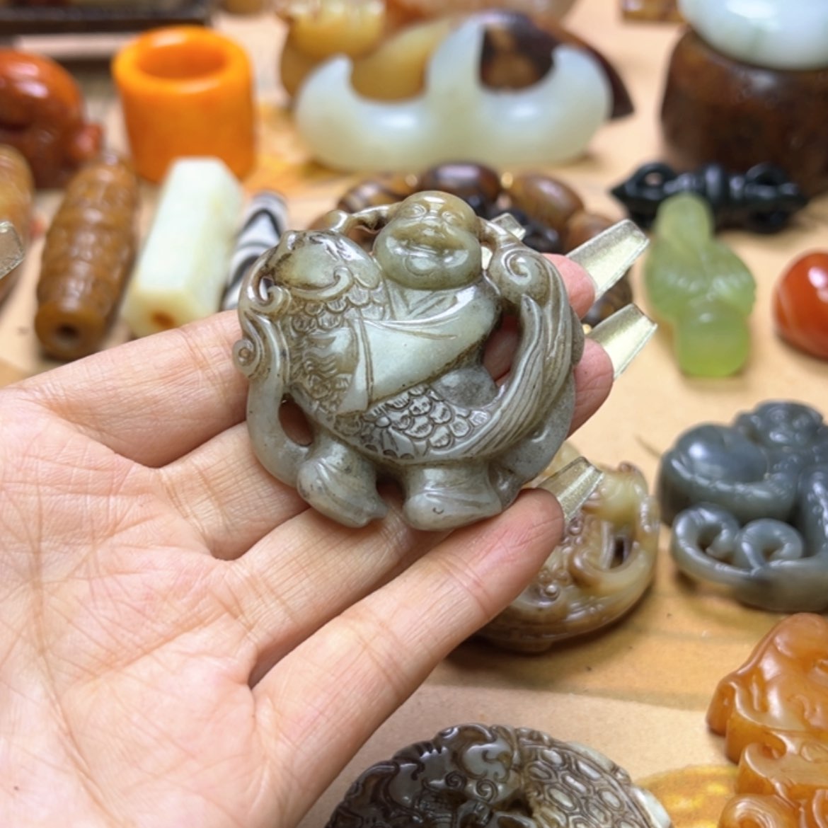 【闪购商品】蛇纹石玉颈饰未镶嵌