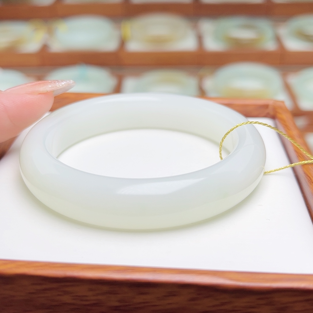 和田玉手镯未镶嵌51.8