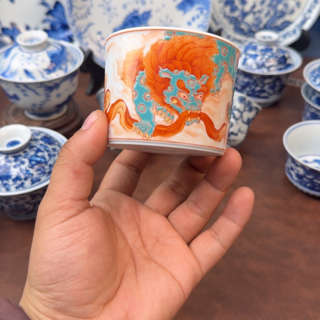 摆件陶狮子滚绣球