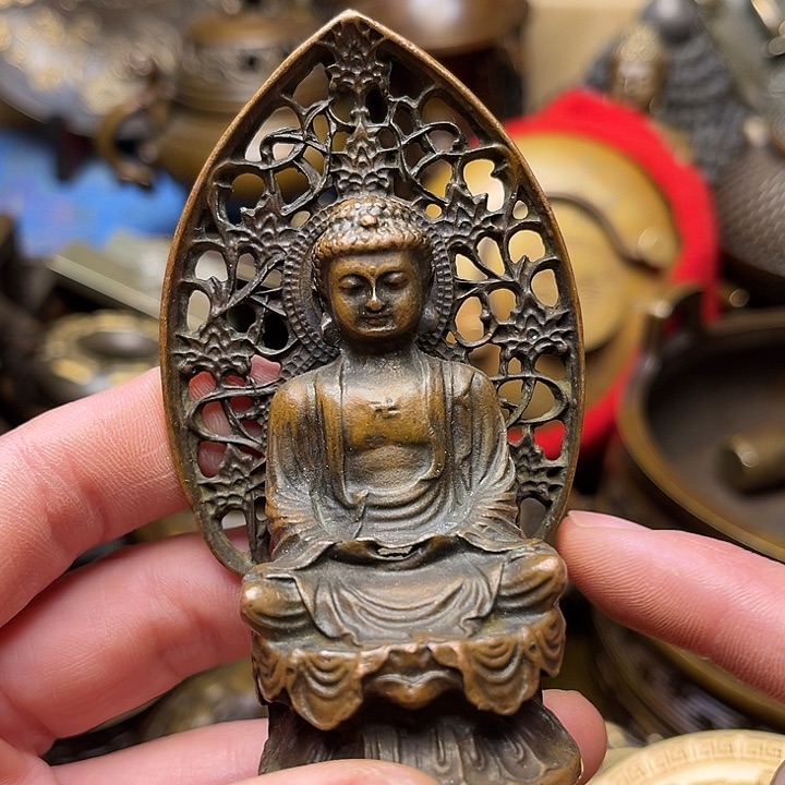 精美铜器批发档口