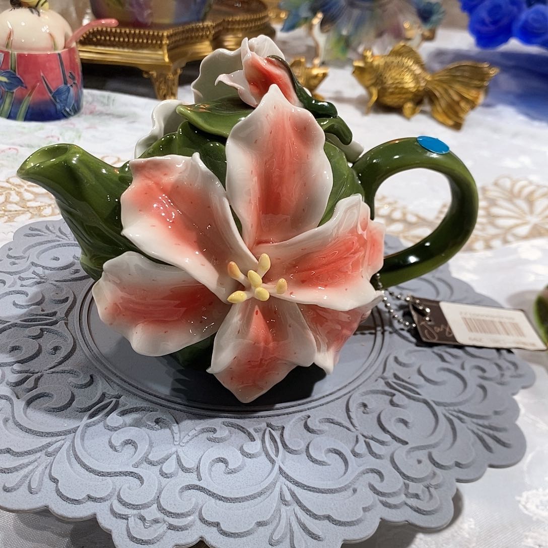 摆件0122骨瓷百合花花壶礼盒装