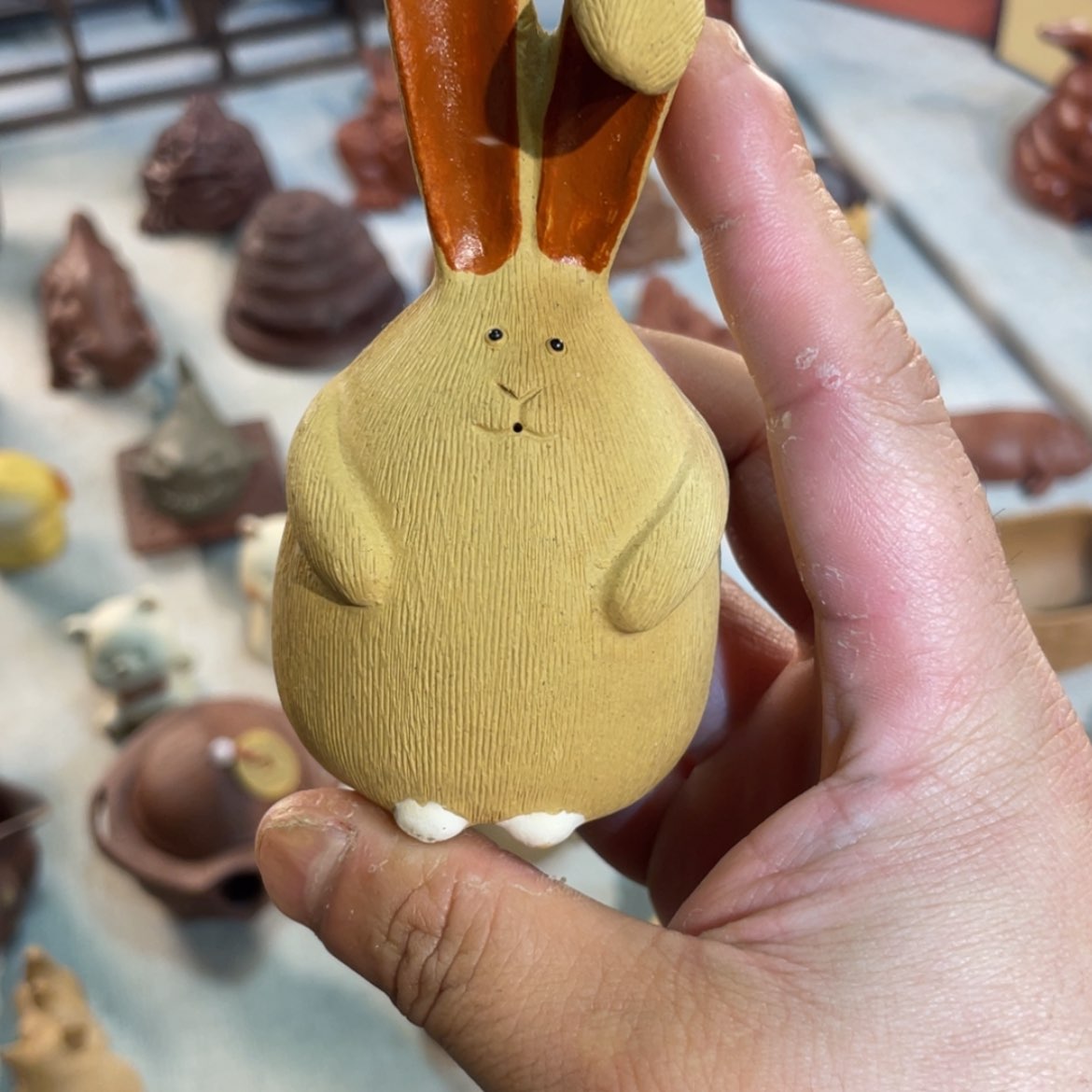 【闪购商品】紫砂茶宠黄锻兔子