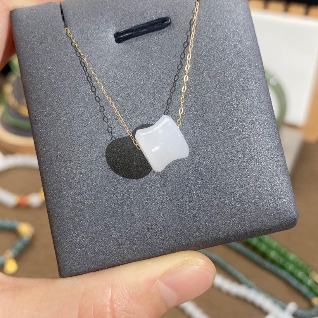 和田玉颈饰18K金镶嵌Cs