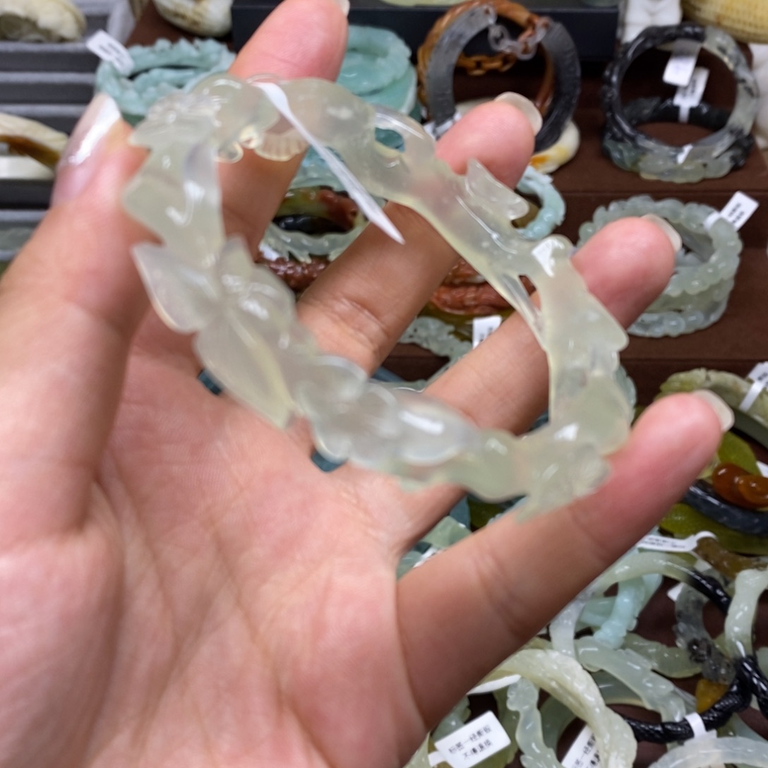蛇纹石玉未镶嵌手镯