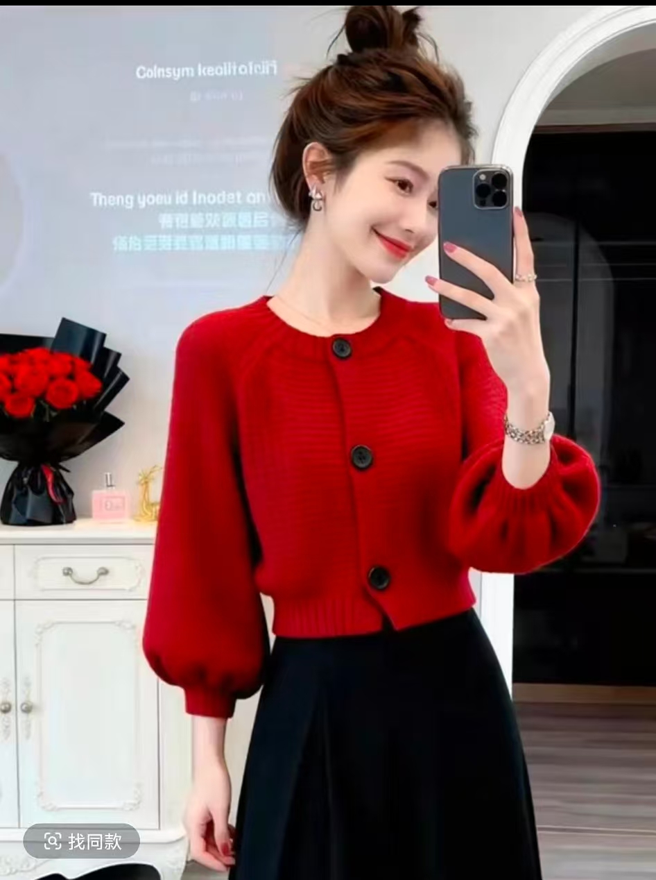 2025韩系氛围感气质独特设计感小众红色针织毛衣秋冬季上衣