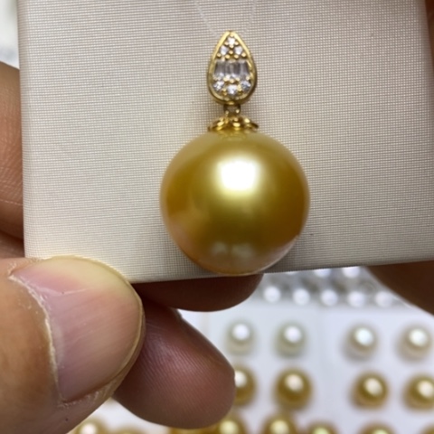 颈饰海水珍珠18K金镶嵌