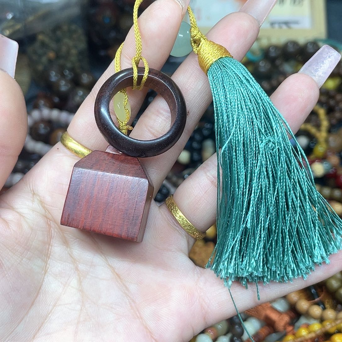 维腊木（绿檀）无事牌