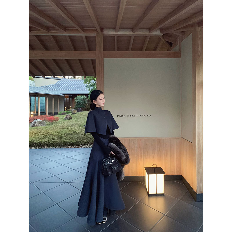 2025秋季时尚御姐风穿搭显瘦修身百搭上衣气质高腰a字半身裙套装 