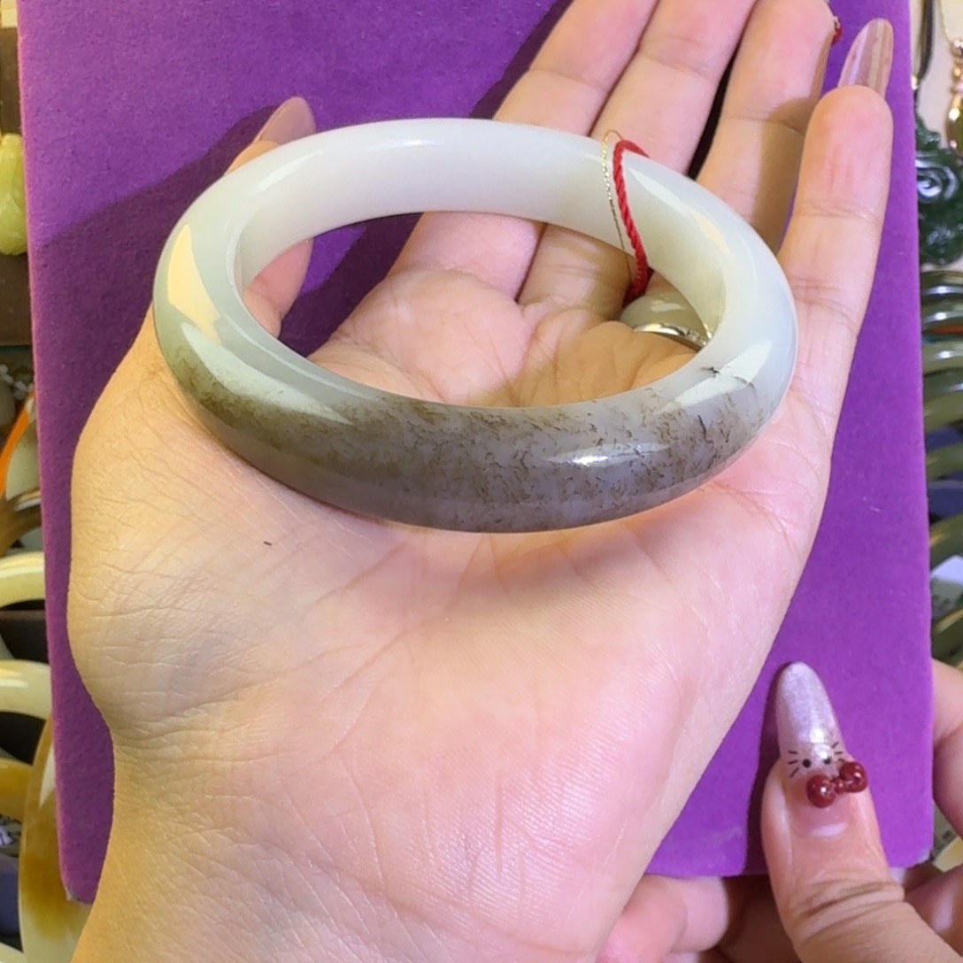 和田玉未镶嵌手镯