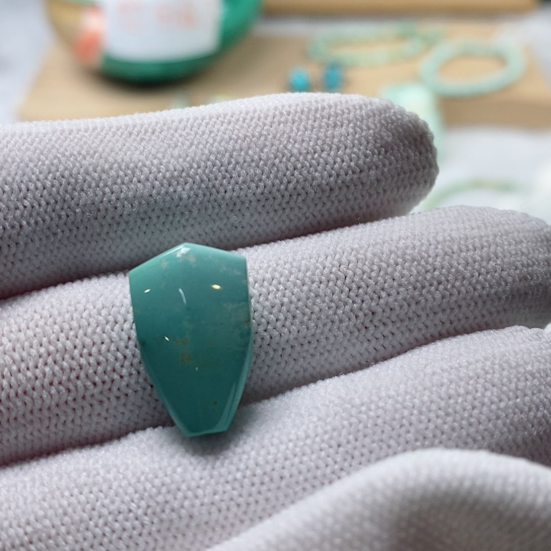 绿松石颈饰未镶嵌