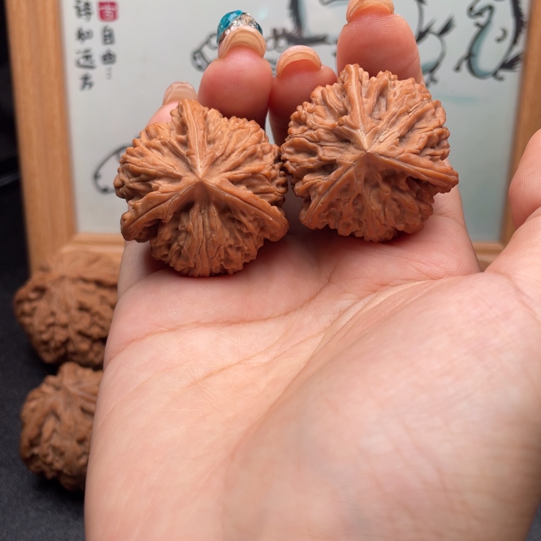 刘***安把件文玩核桃36全品文山三棱