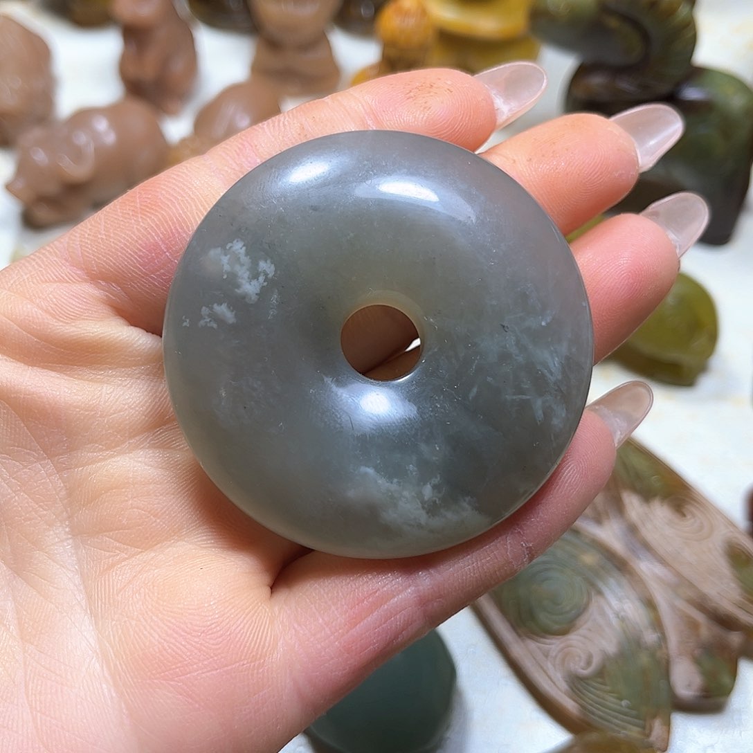 白玉菩提吊坠白玉菩提吊坠