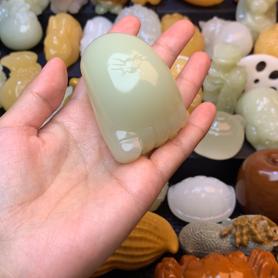 只***仙五彩石手把件青色知足