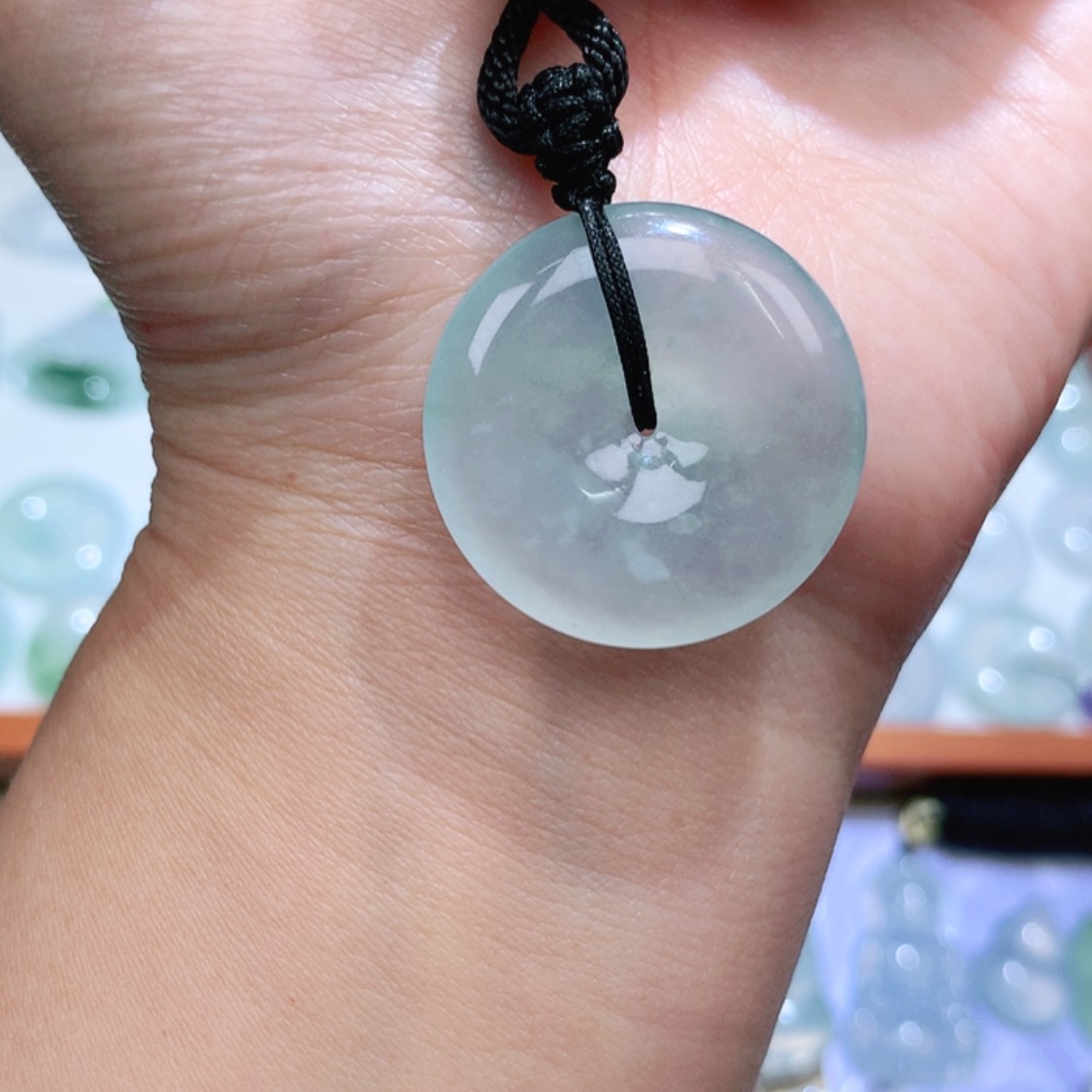 【闪购商品】翡翠颈饰未镶嵌平安扣