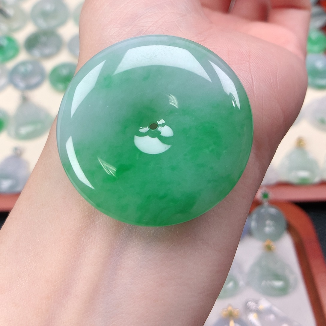 翡翠未镶嵌颈饰吊坠