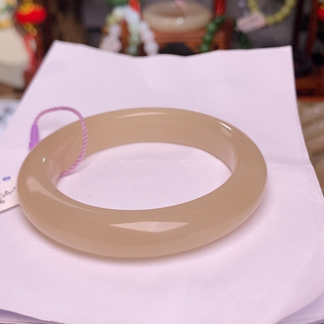 和田玉藕粉收藏毕业级老料手镯55圈未镶嵌柠*树