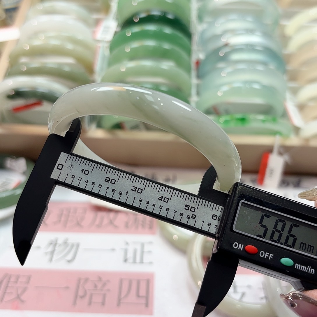石英质玉未镶嵌手镯52
