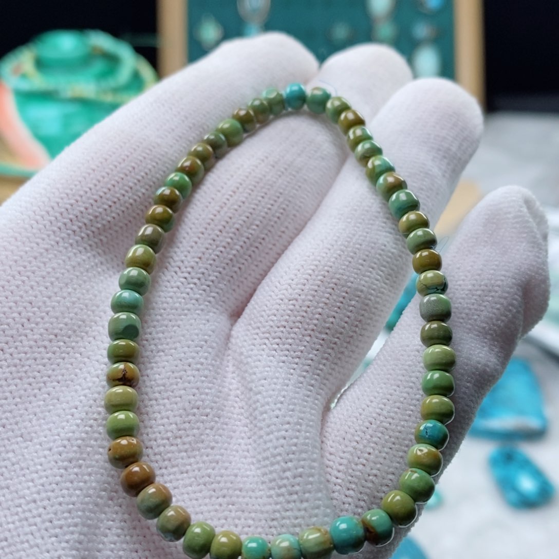 绿松石颈饰未镶嵌