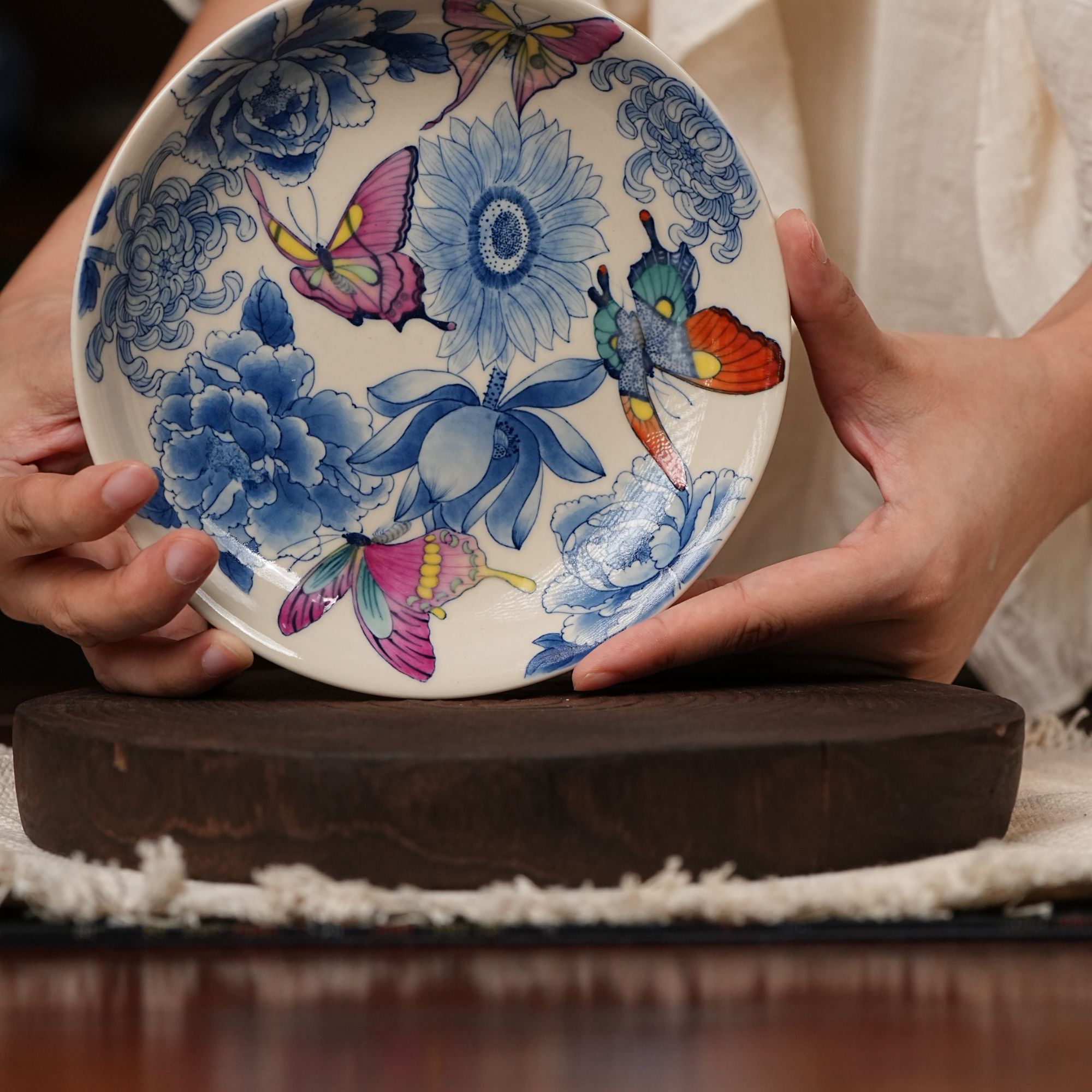 雨香斋柿子红斗彩蝶恋花壶承-16cm