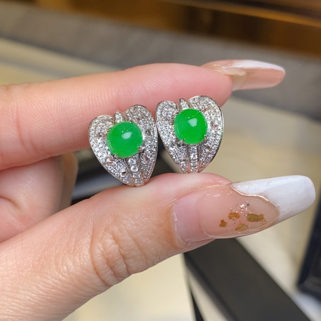 翡翠耳饰18K金镶嵌蛋面