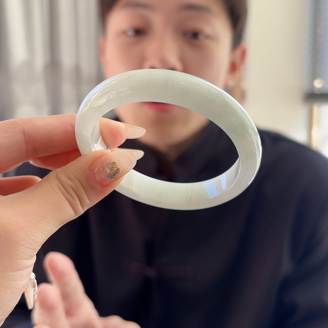 翡翠手镯未镶嵌天然缅甸翡翠手镯