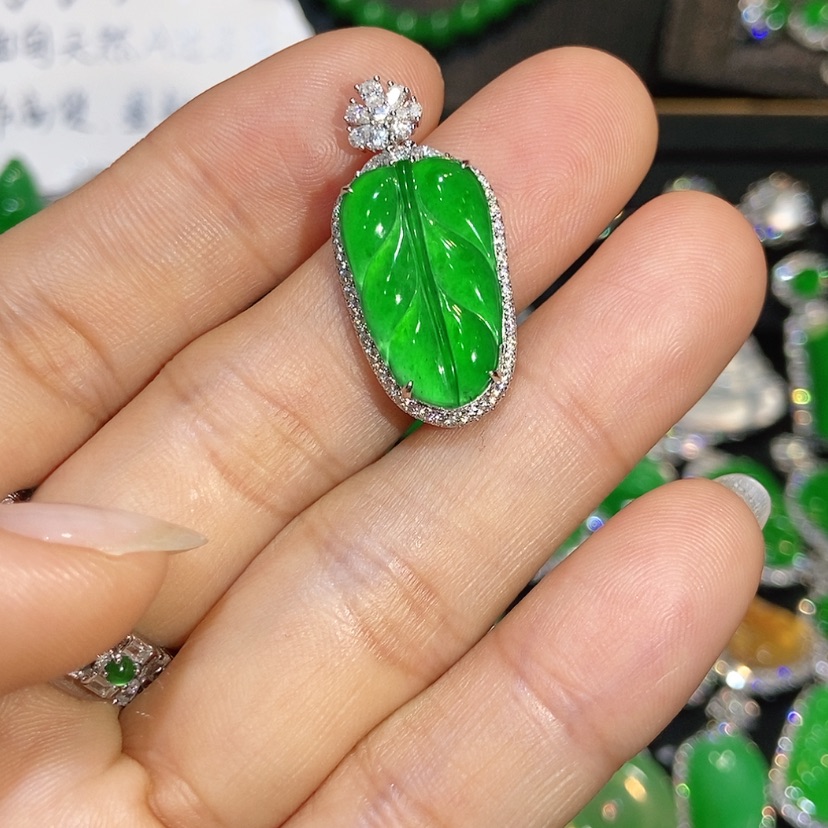 【闪购商品】翡翠18K金镶嵌颈饰天然翡翠