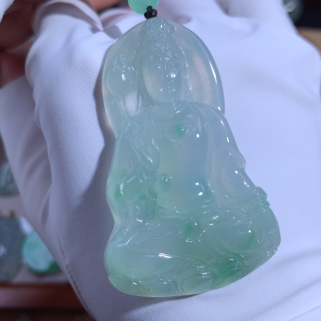 翡翠颈饰未镶嵌观音